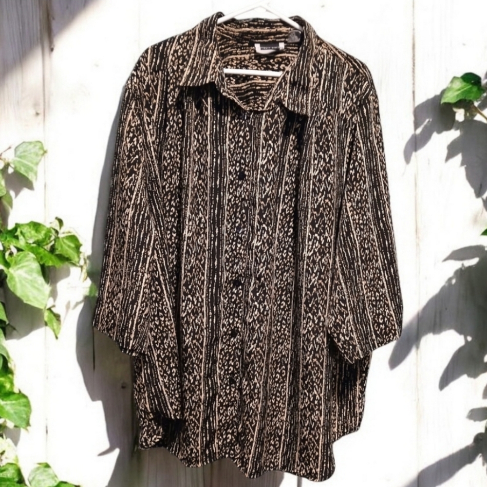 Maggie Barnes Women's Black and Brown Button Down Shirt